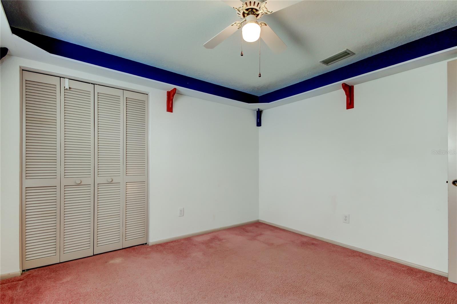 11325 GLENMONT DR, TAMPA, FL, 33635