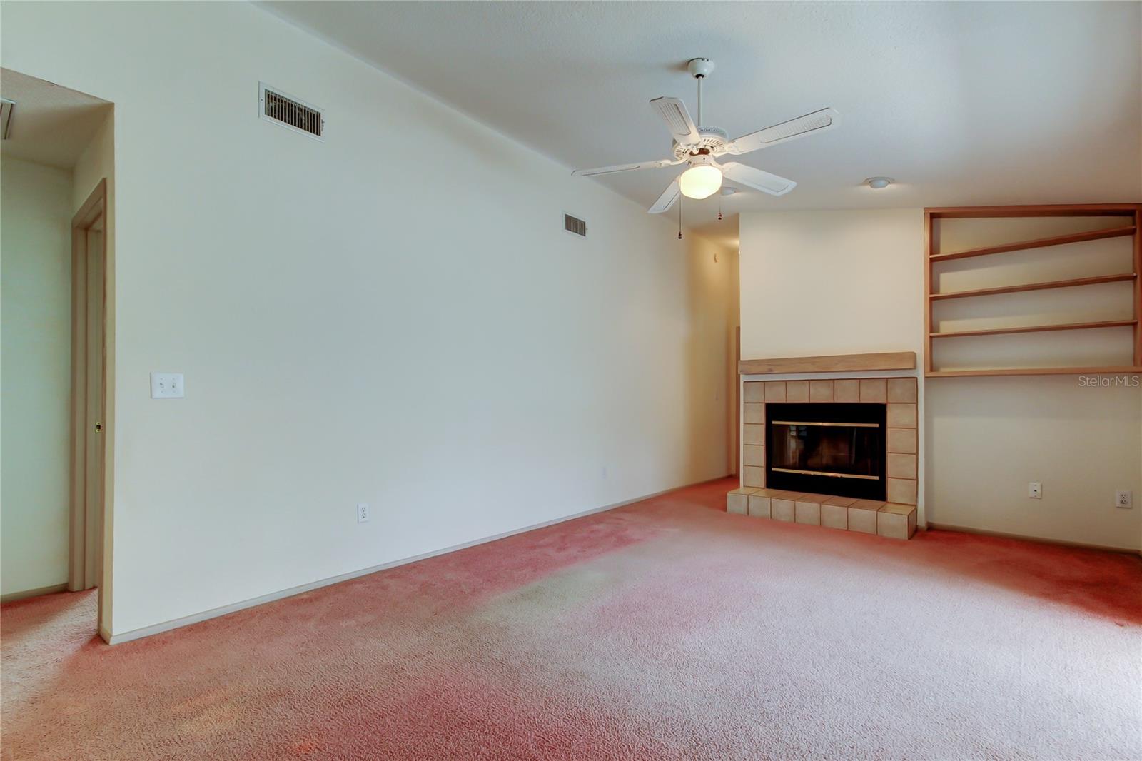 11325 GLENMONT DR, TAMPA, FL, 33635