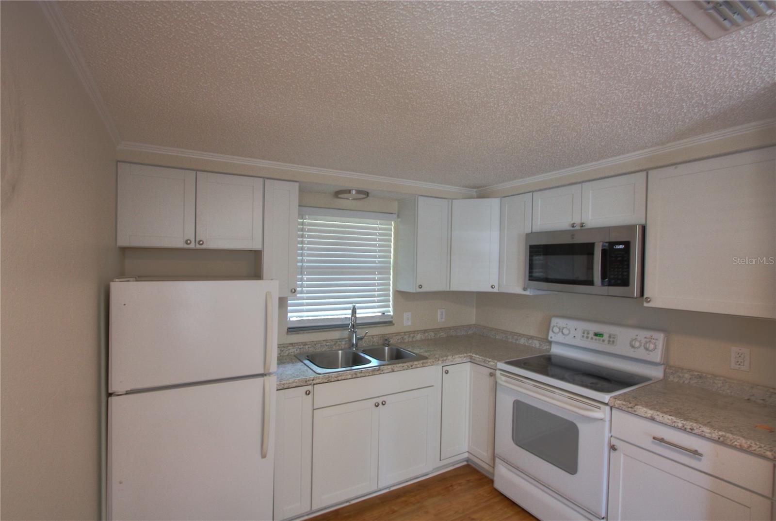 207 SHORE T RD #A, NOKOMIS, FL, 34275