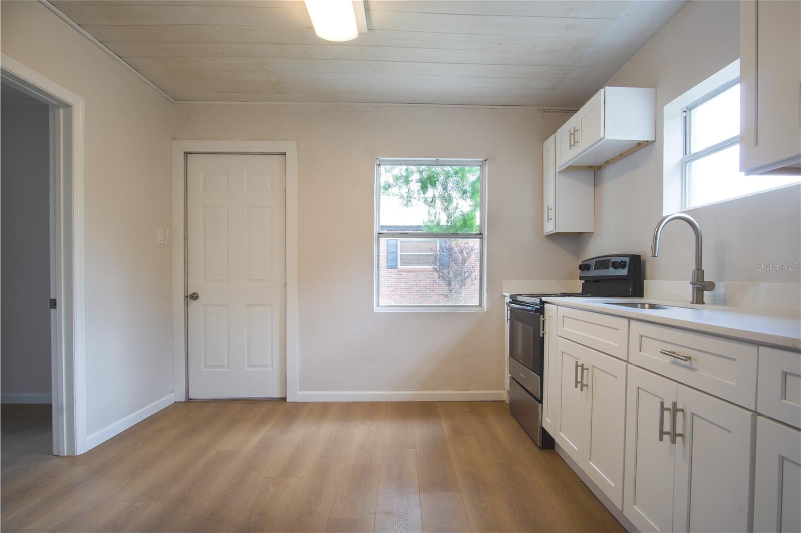 37701 PRIMO DR, DADE CITY, FL, 33523