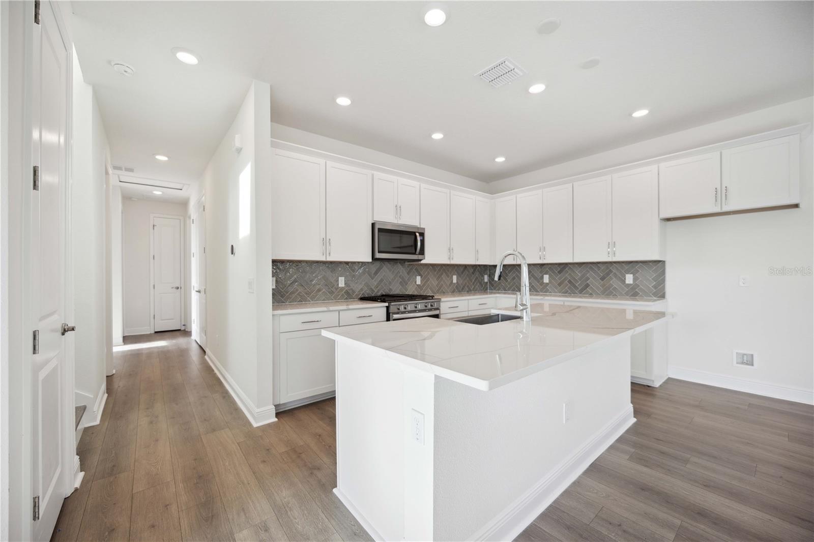 204 EAGLESTON LN, LAKEWOOD RANCH, FL, 34240