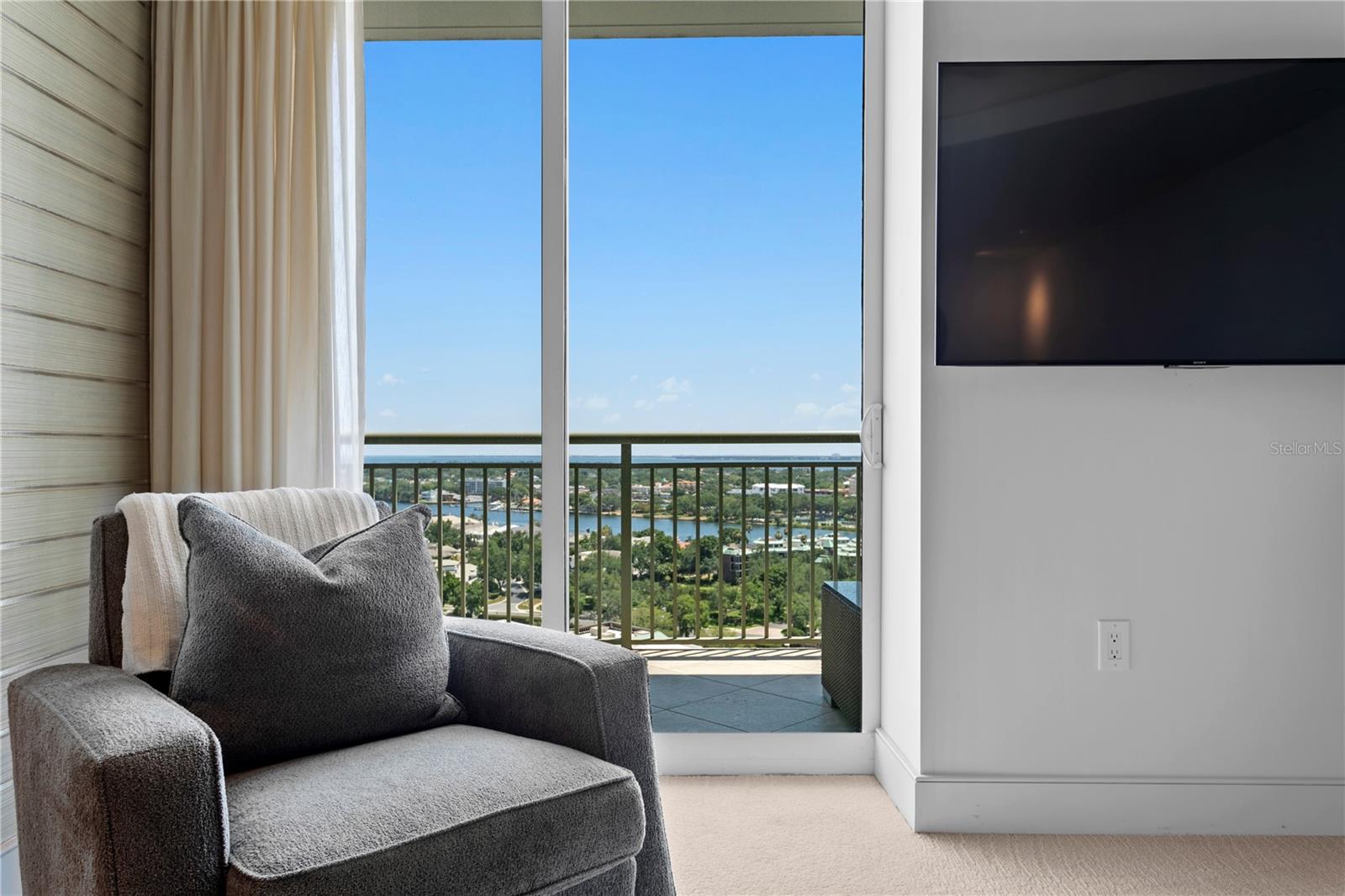 450 KNIGHTS RUN AVE #1704, TAMPA, FL, 33602