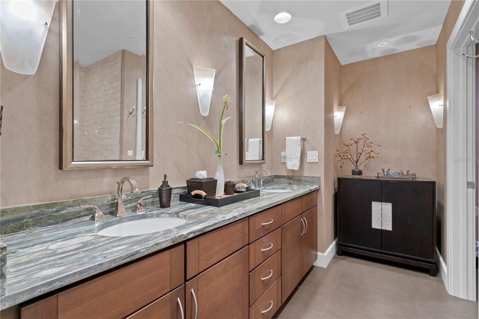 450 KNIGHTS RUN AVE #1704, TAMPA, FL, 33602