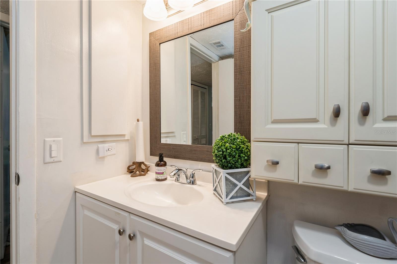 527 CAPE CORAL PKWY W #4, CAPE CORAL, FL, 33914