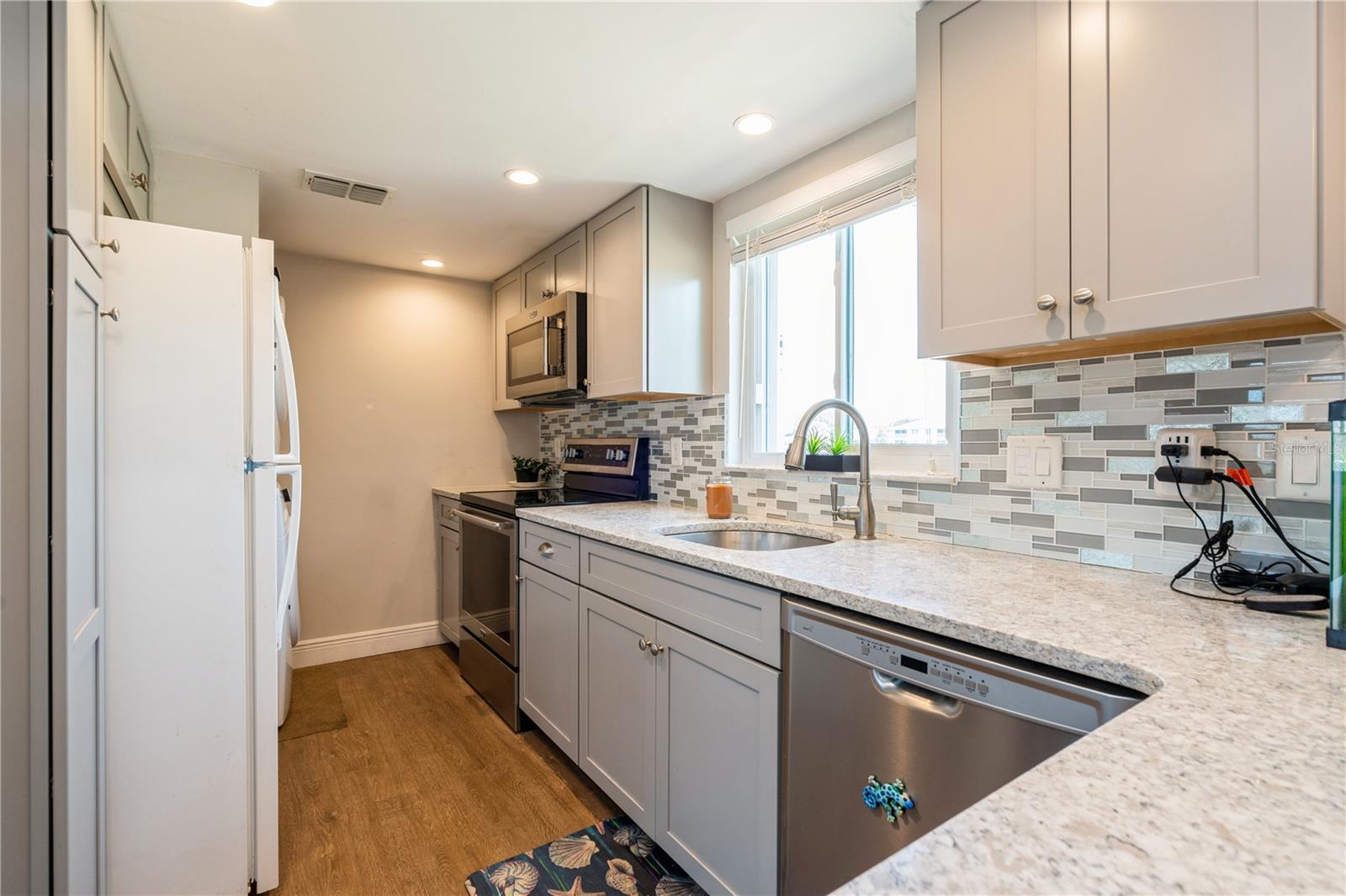 527 CAPE CORAL PKWY W #4, CAPE CORAL, FL, 33914