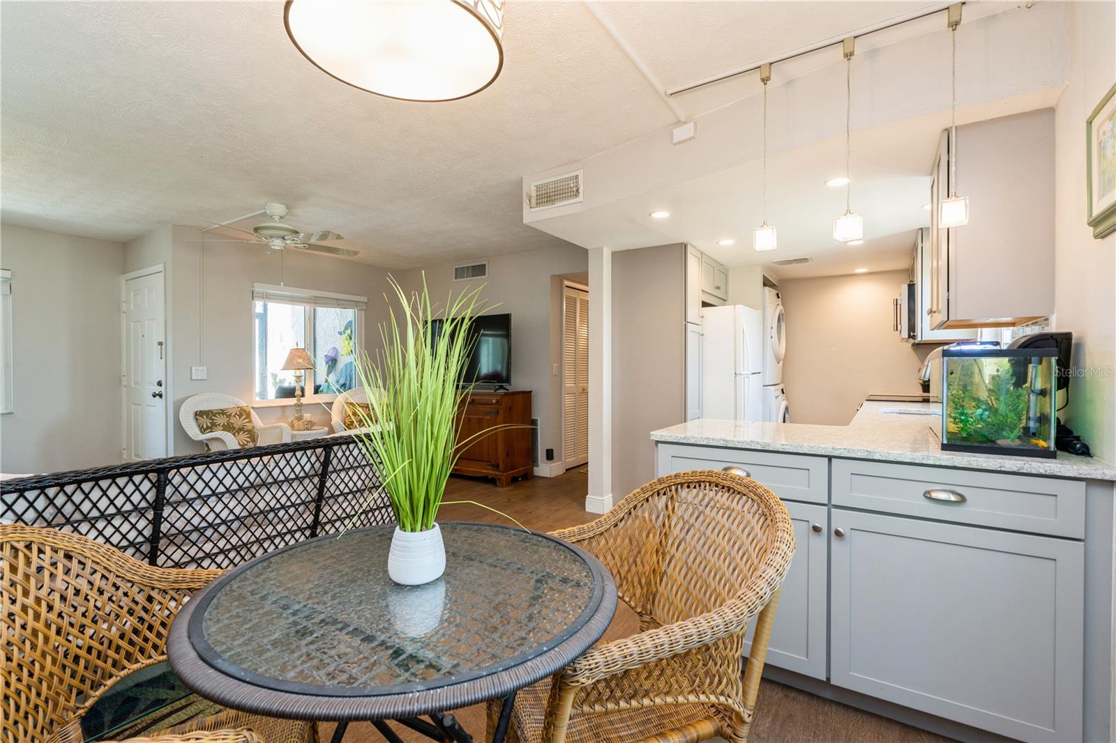 527 CAPE CORAL PKWY W #4, CAPE CORAL, FL, 33914