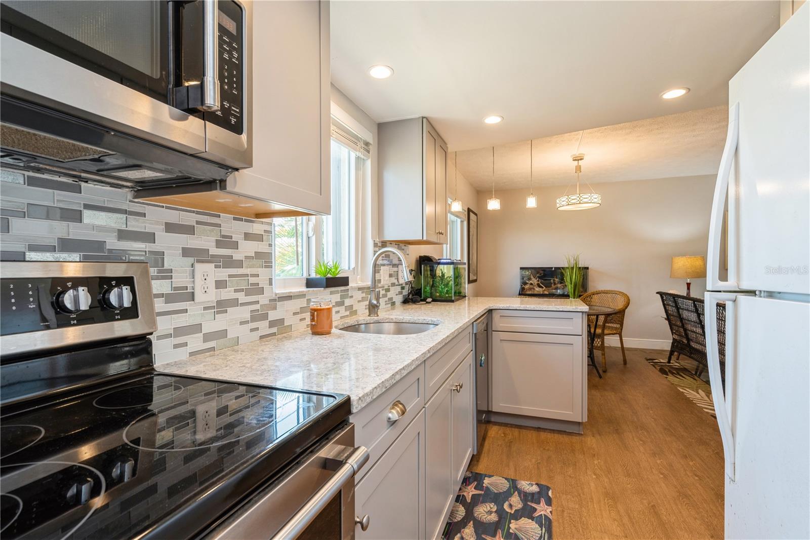 527 CAPE CORAL PKWY W #4, CAPE CORAL, FL, 33914