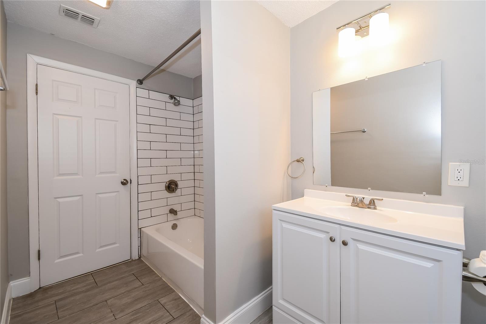 11733 SURFWOOD AVE, JACKSONVILLE, FL, 32246