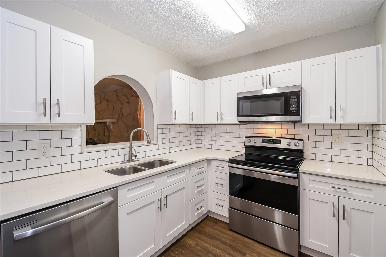 11733 SURFWOOD AVE, JACKSONVILLE, FL, 32246