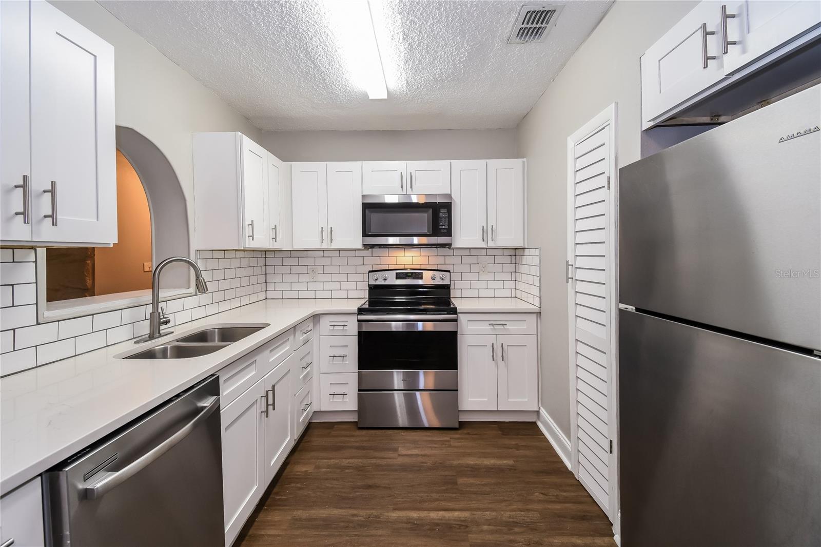 11733 SURFWOOD AVE, JACKSONVILLE, FL, 32246