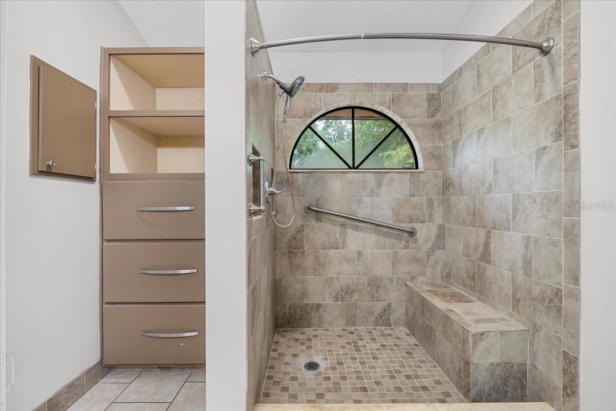 157 AMBERGATE CT, DEBARY, FL, 32713