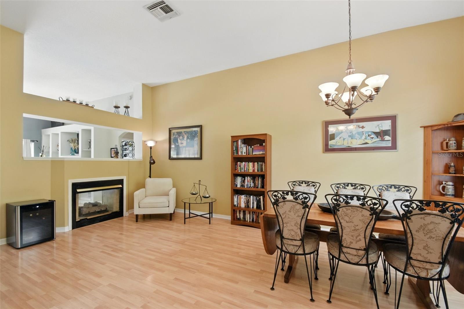 811 WAYNE AVE, ALTAMONTE SPRINGS, FL, 32701