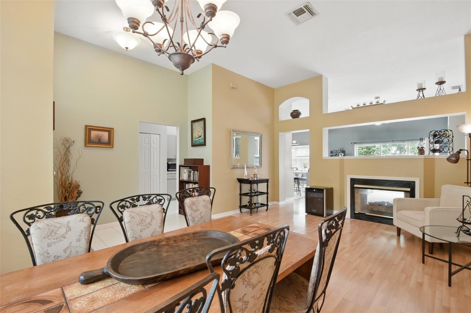 811 WAYNE AVE, ALTAMONTE SPRINGS, FL, 32701