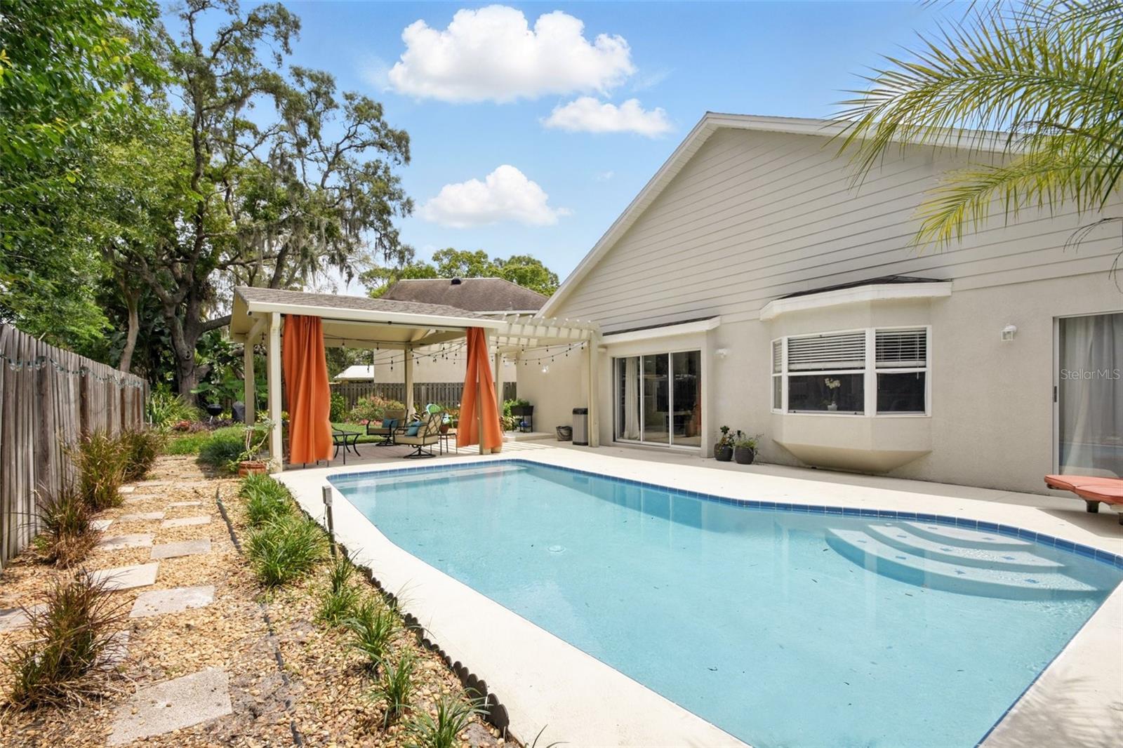 811 WAYNE AVE, ALTAMONTE SPRINGS, FL, 32701