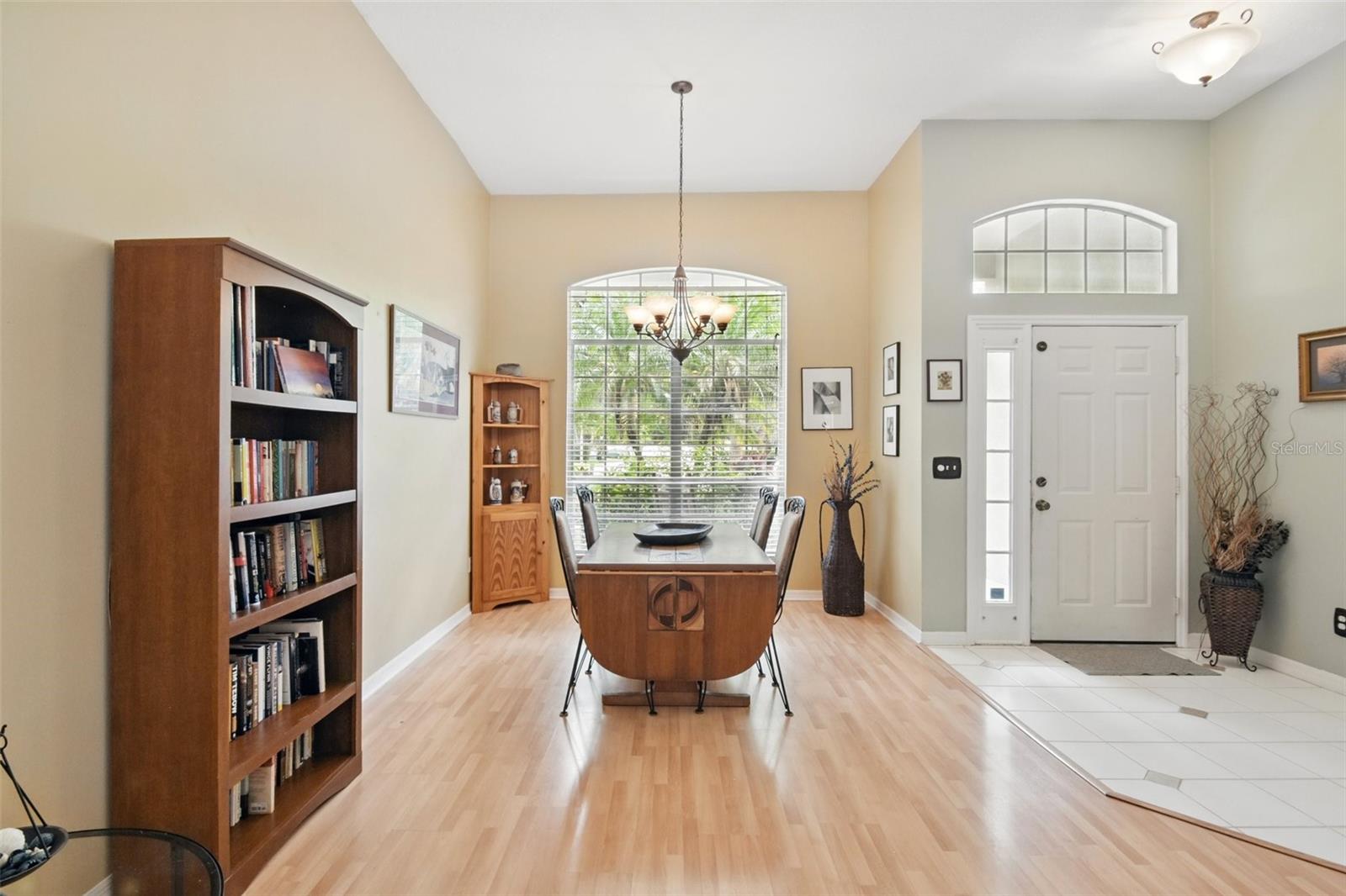 811 WAYNE AVE, ALTAMONTE SPRINGS, FL, 32701