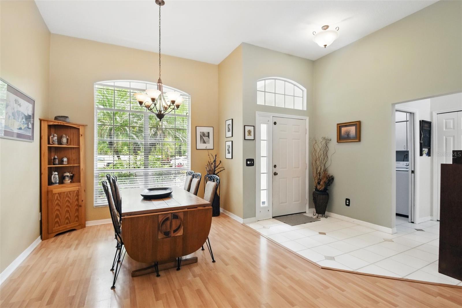 811 WAYNE AVE, ALTAMONTE SPRINGS, FL, 32701