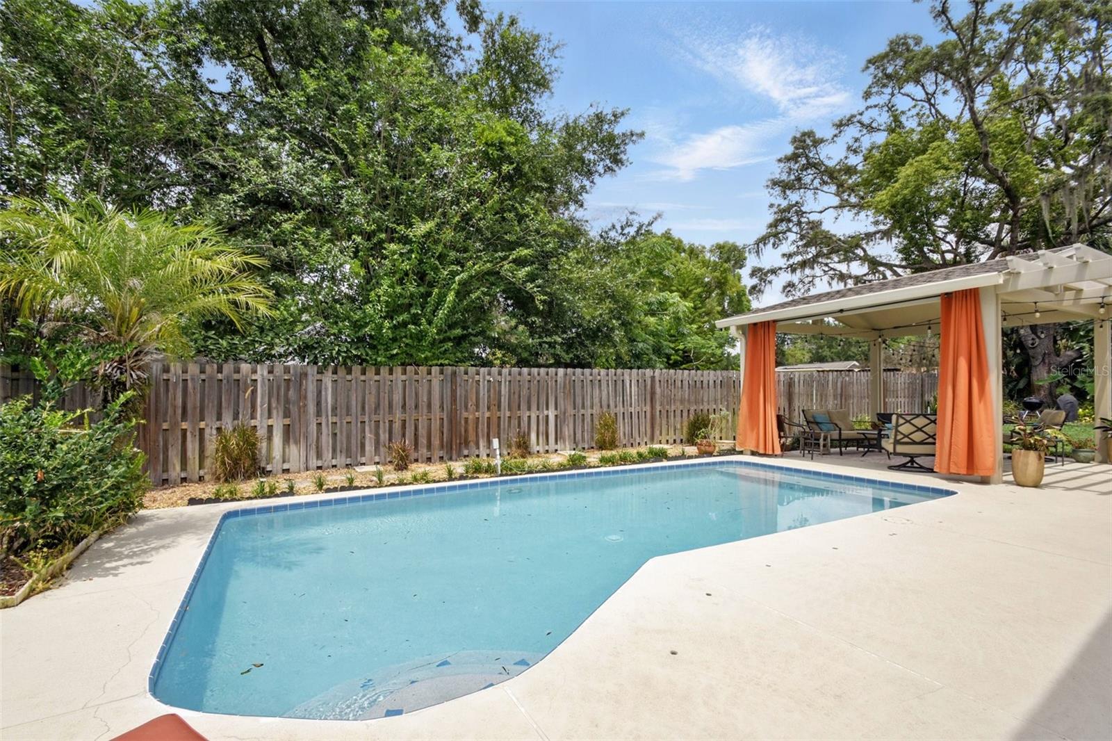 811 WAYNE AVE, ALTAMONTE SPRINGS, FL, 32701