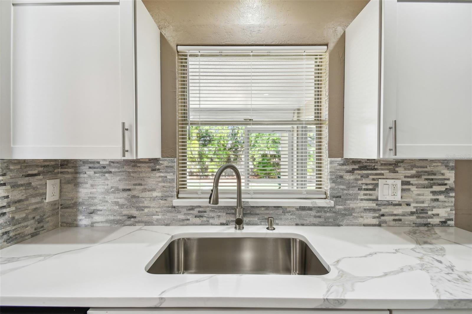 3249 PARKWAY PL, PALM HARBOR, FL, 34684