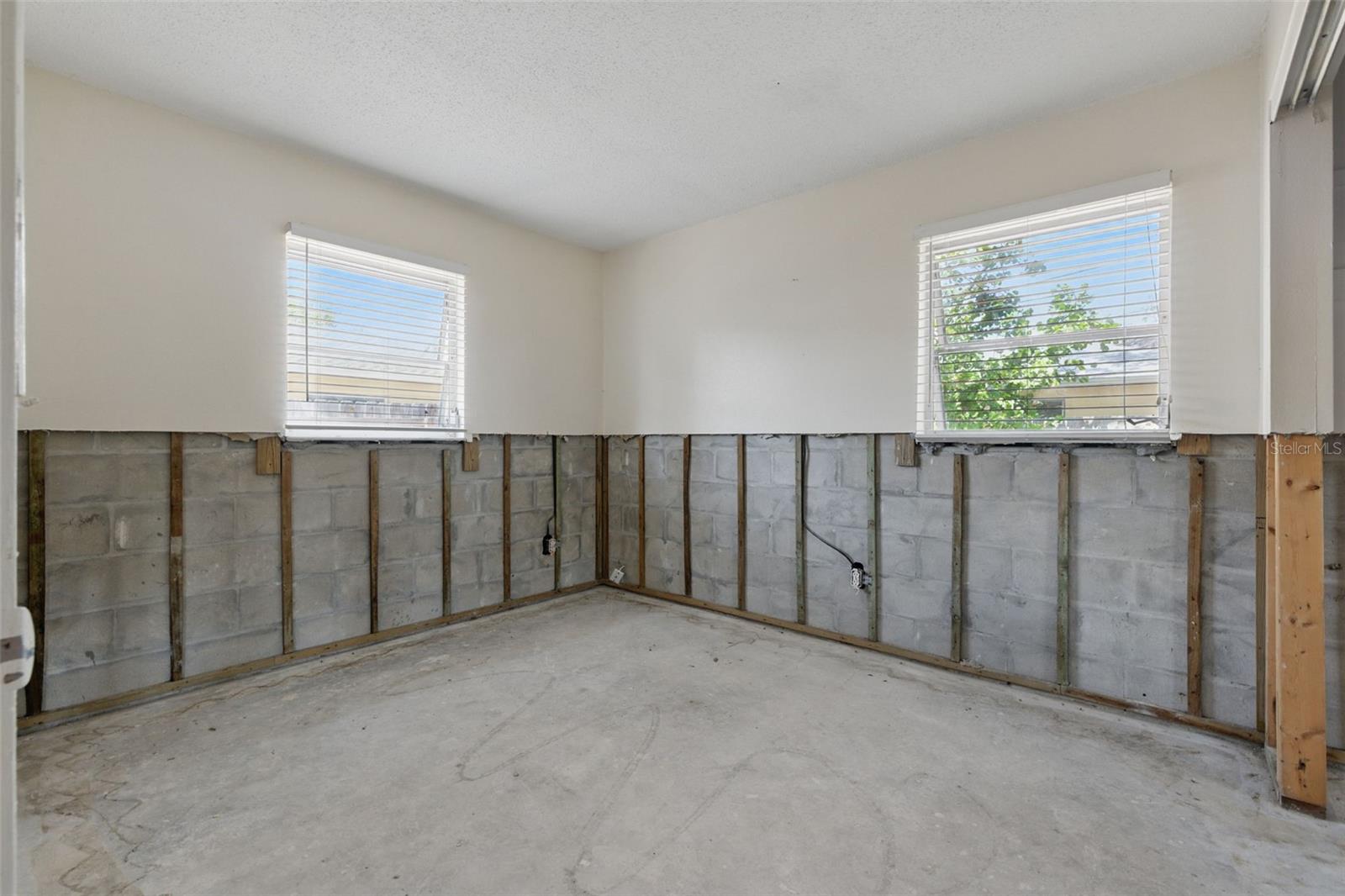 1801 MISSISSIPPI AVE NE, ST PETERSBURG, FL, 33703