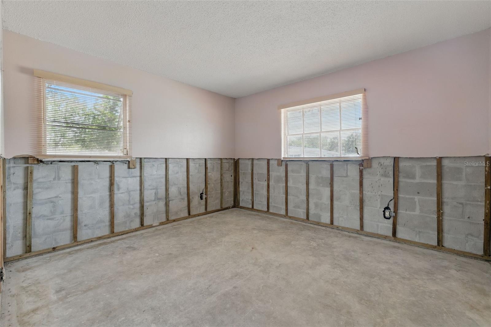 1801 MISSISSIPPI AVE NE, ST PETERSBURG, FL, 33703