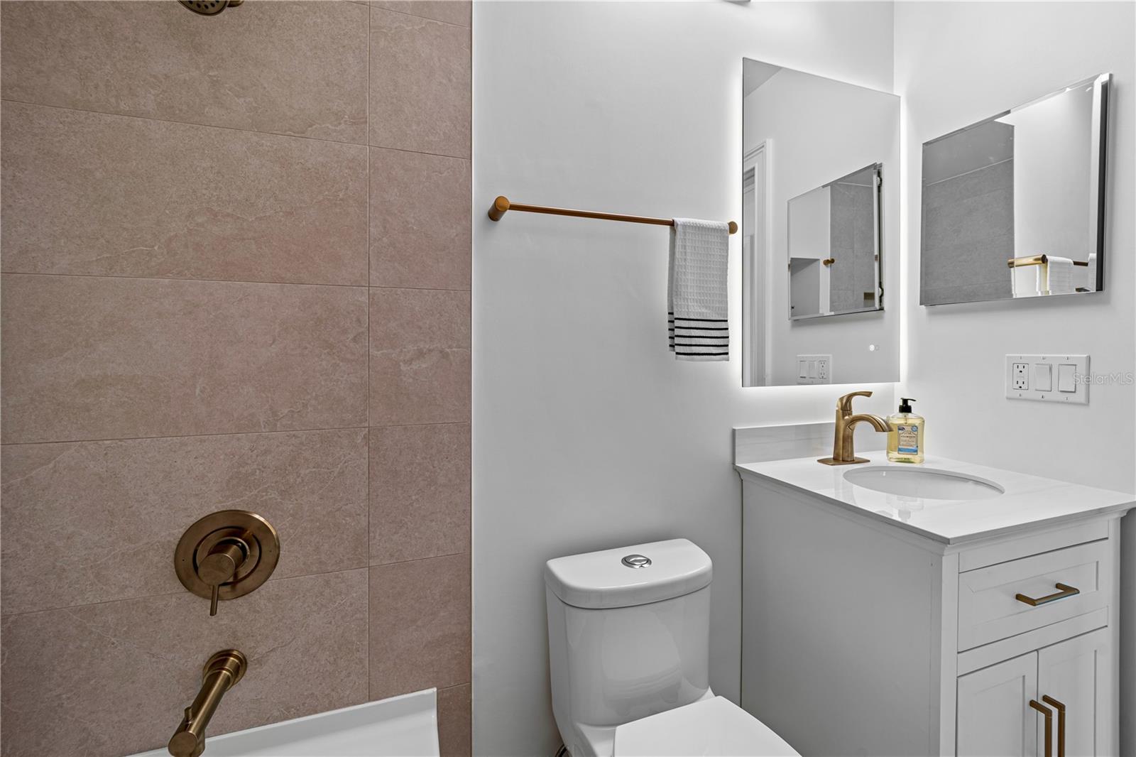 77 FREEPORT, PALM COAST, FL, 32137