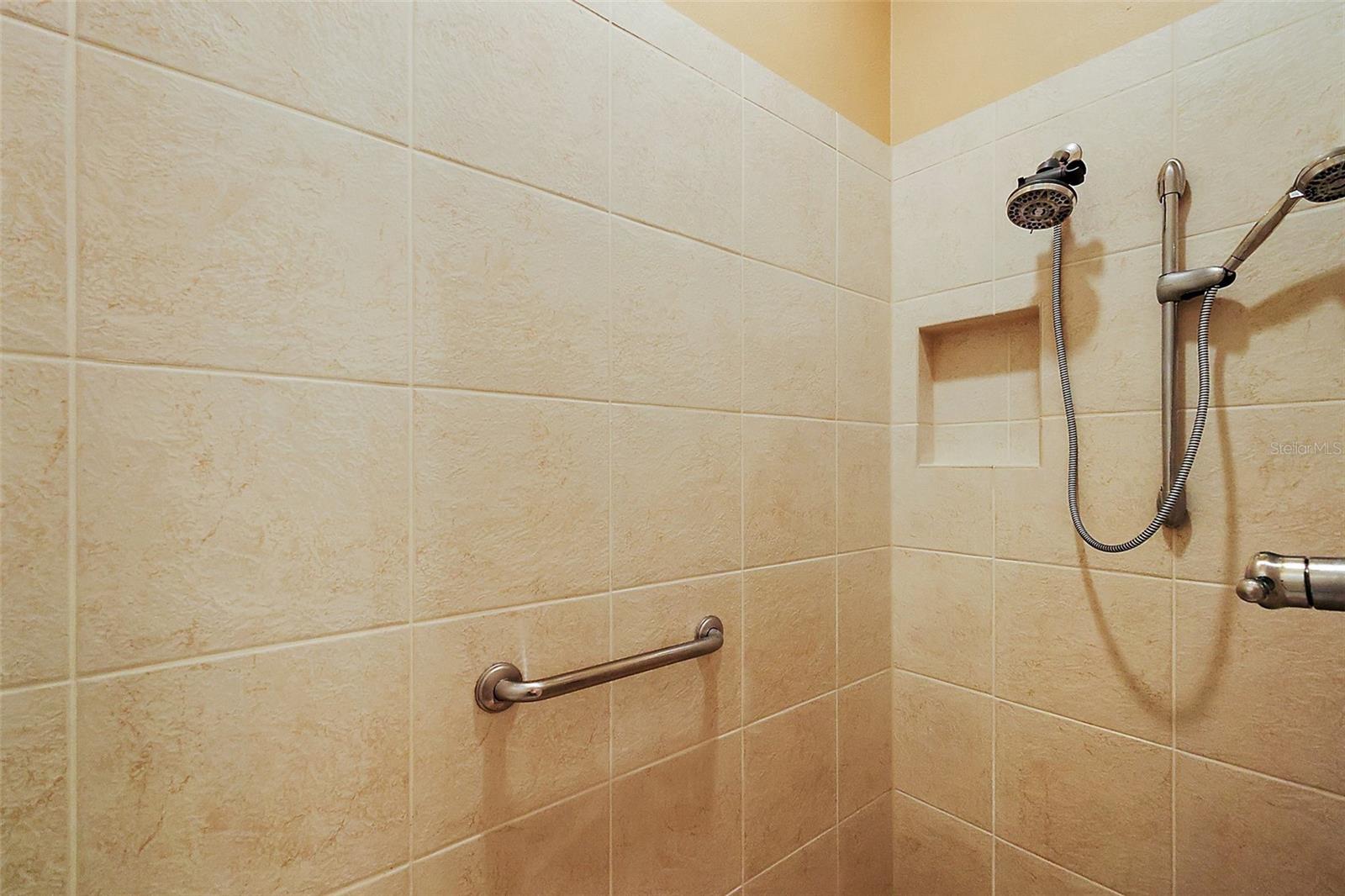 1053 ALCOVE LOOP, THE VILLAGES, FL, 32162