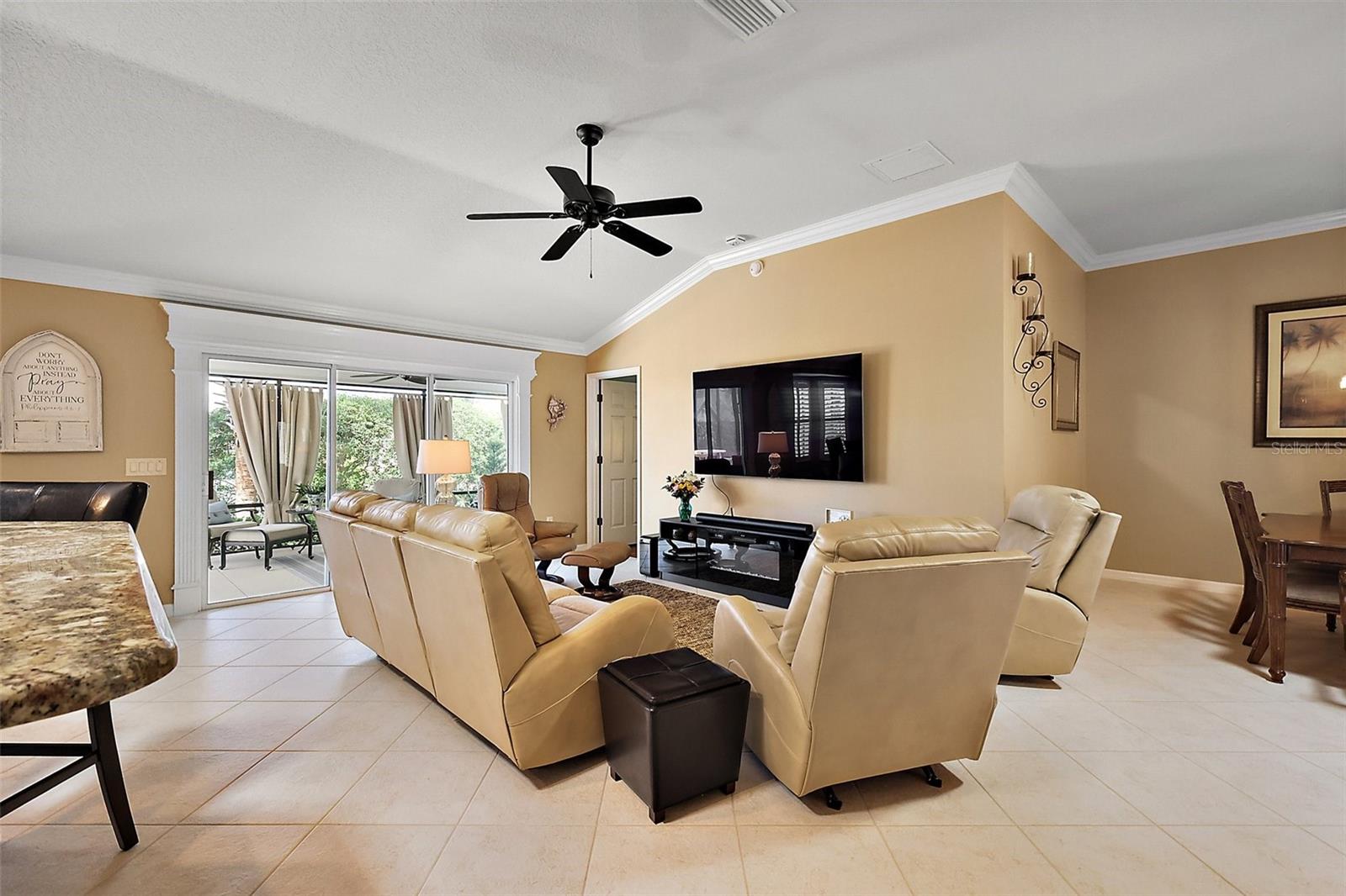 1053 ALCOVE LOOP, THE VILLAGES, FL, 32162