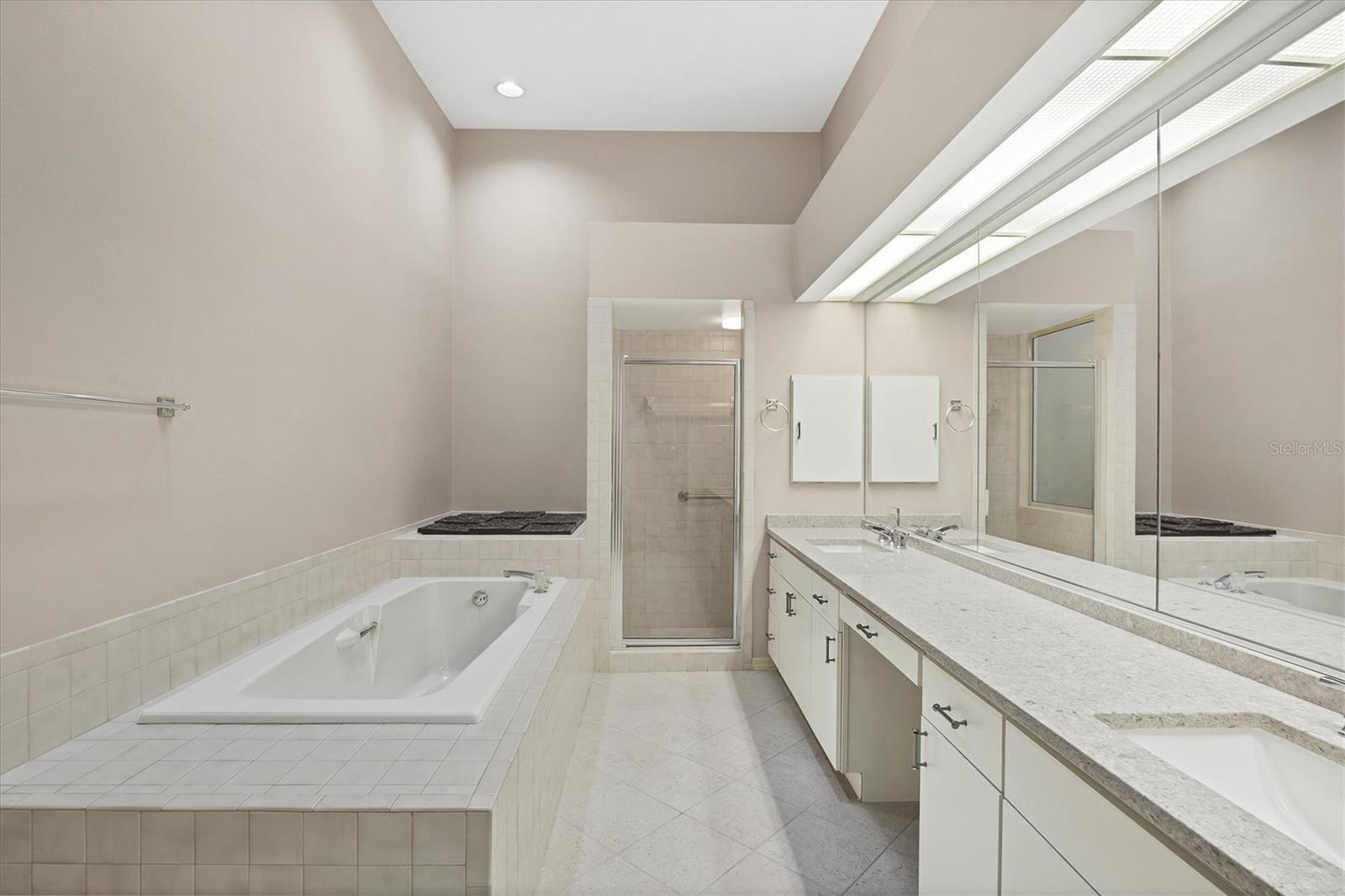 A4652245 Property Photo