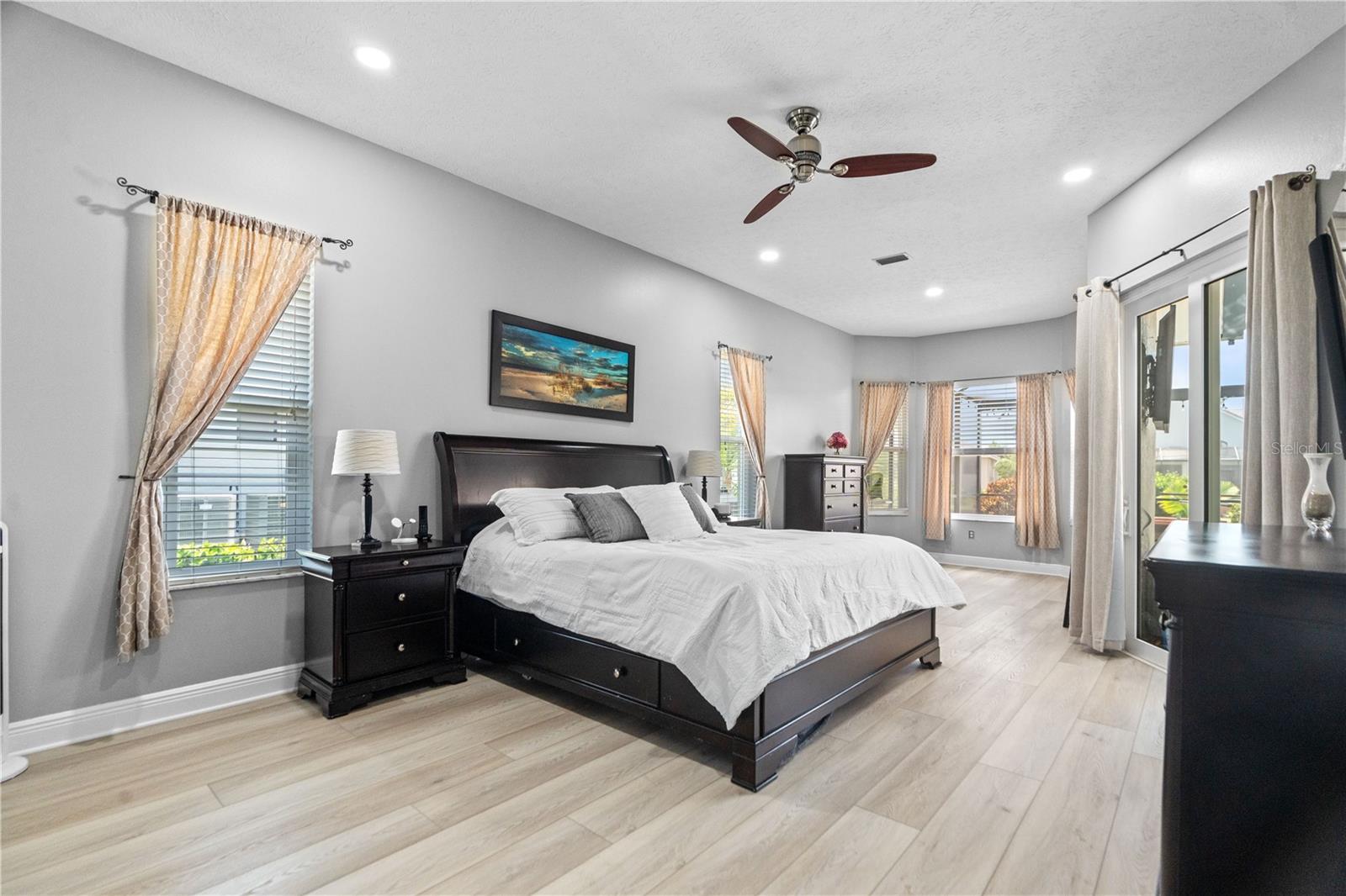 9810 COMPASS POINT WAY, TAMPA, FL, 33615