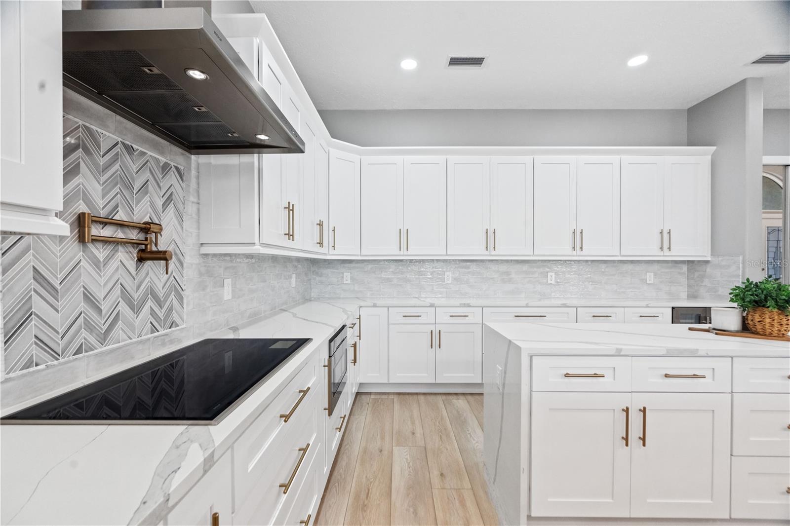 9810 COMPASS POINT WAY, TAMPA, FL, 33615