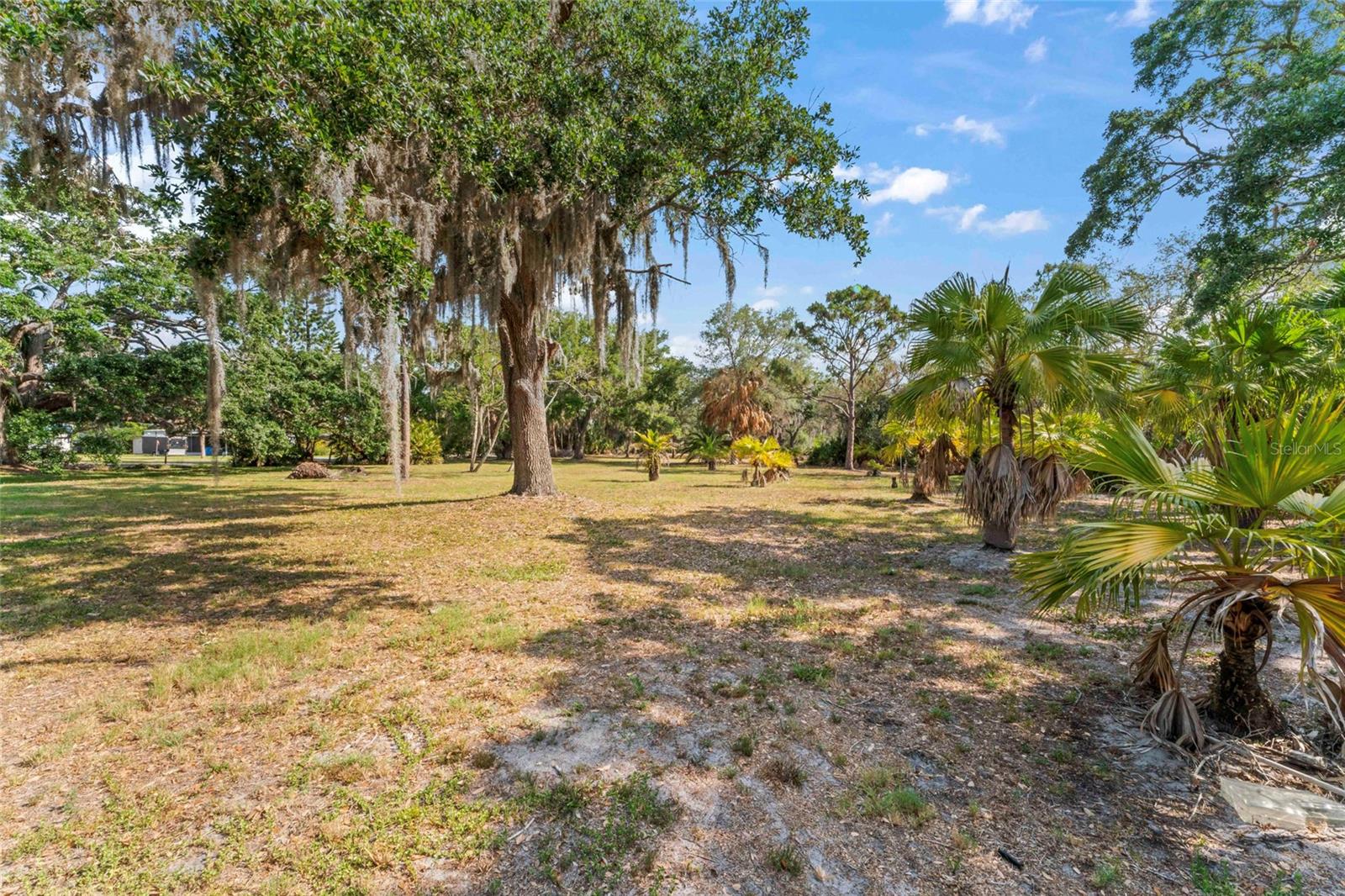 13025 MEMORIAL HWY, TAMPA, FL, 33635