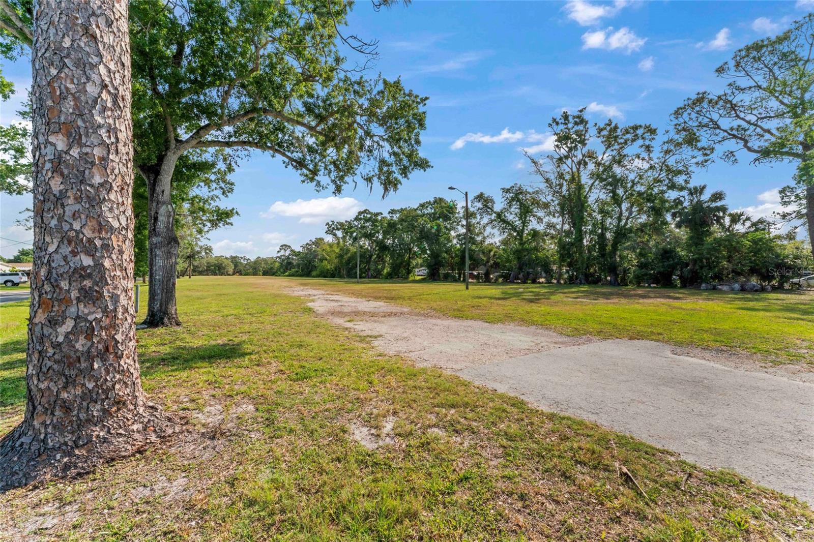 13025 MEMORIAL HWY, TAMPA, FL, 33635