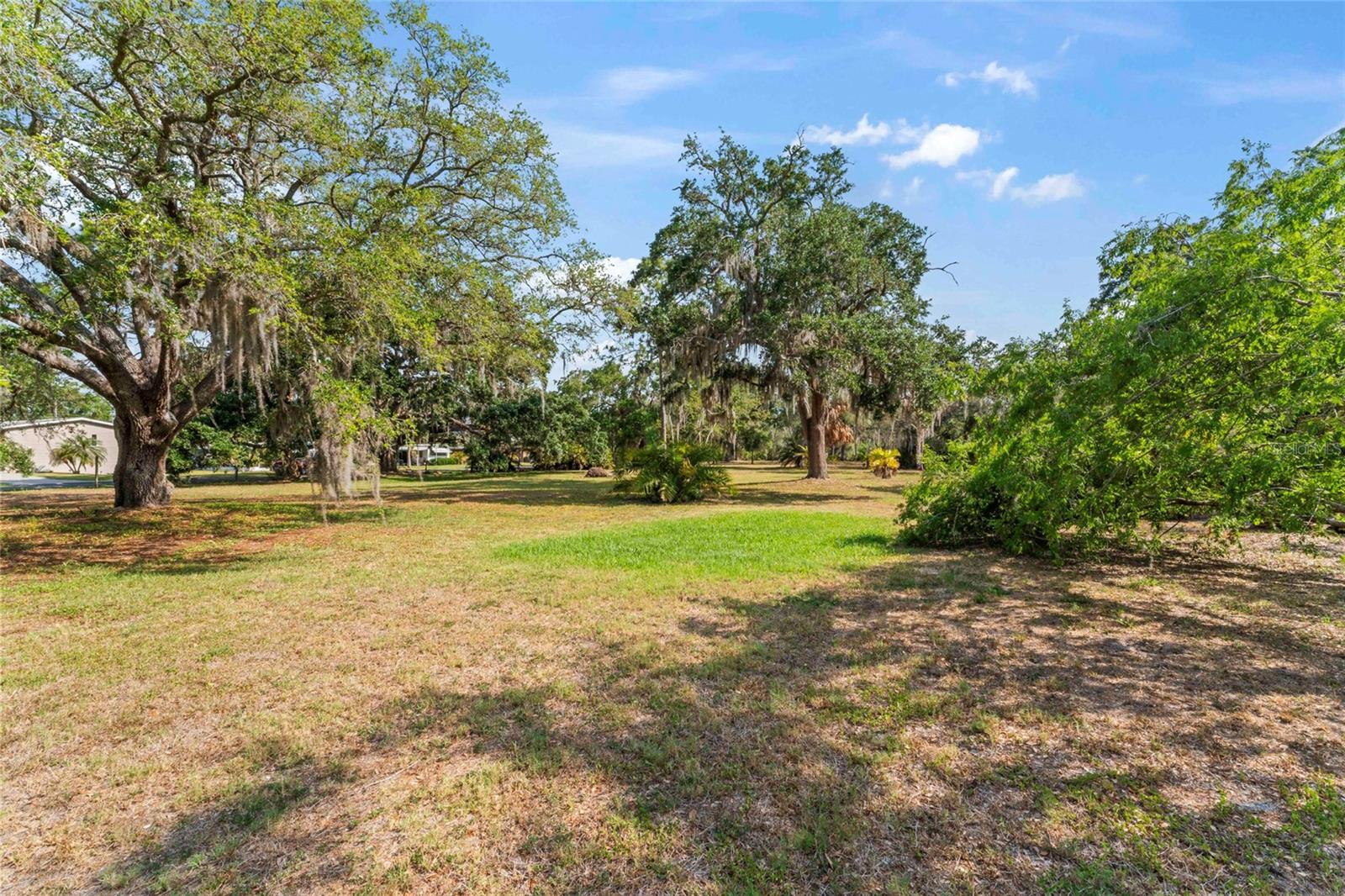 13025 MEMORIAL HWY, TAMPA, FL, 33635