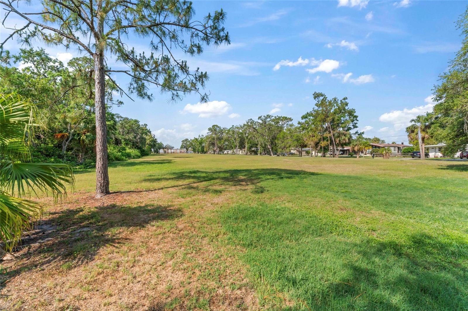 13025 MEMORIAL HWY, TAMPA, FL, 33635