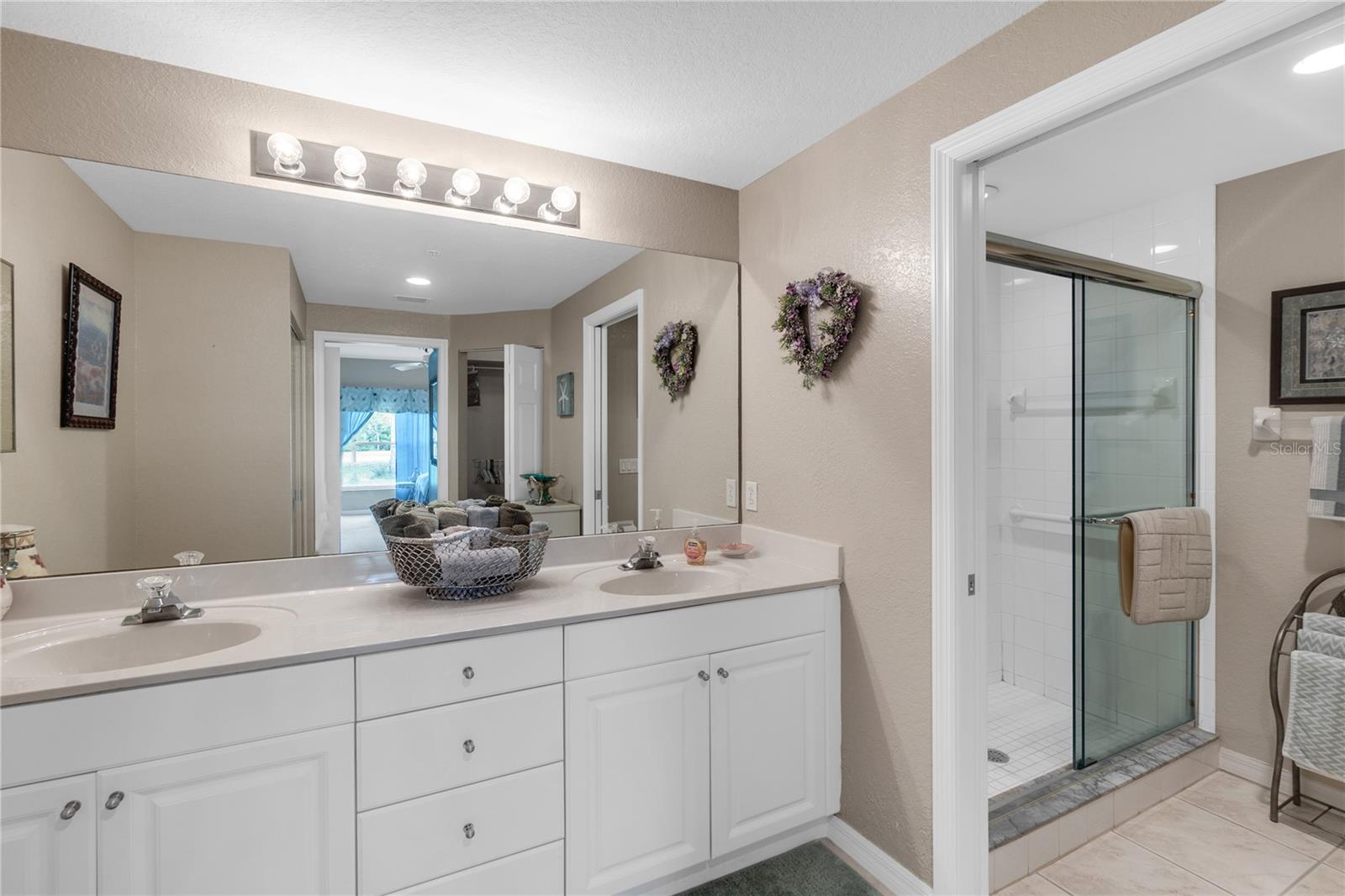 7637 SWEETBAY CIR, BRADENTON, FL, 34203