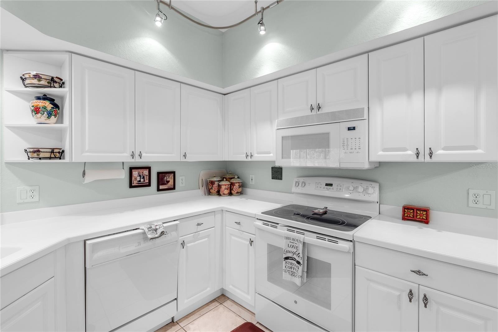 7637 SWEETBAY CIR, BRADENTON, FL, 34203