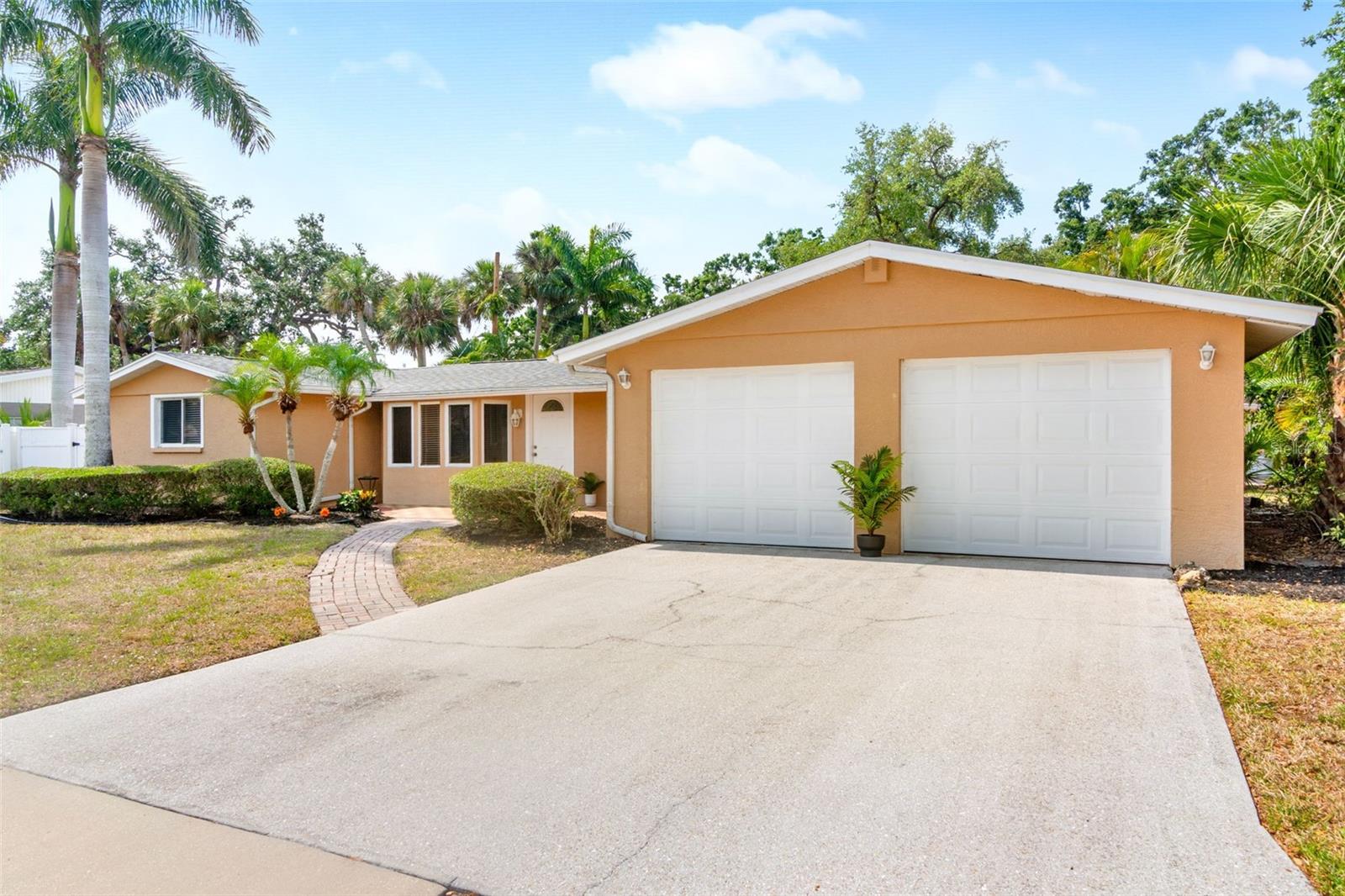 2726 SILVER KING WAY, SARASOTA, FL, 34231