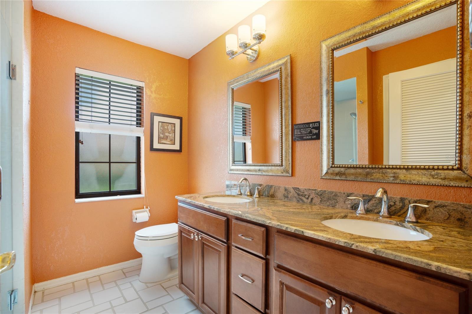 A4652302 Property Photo