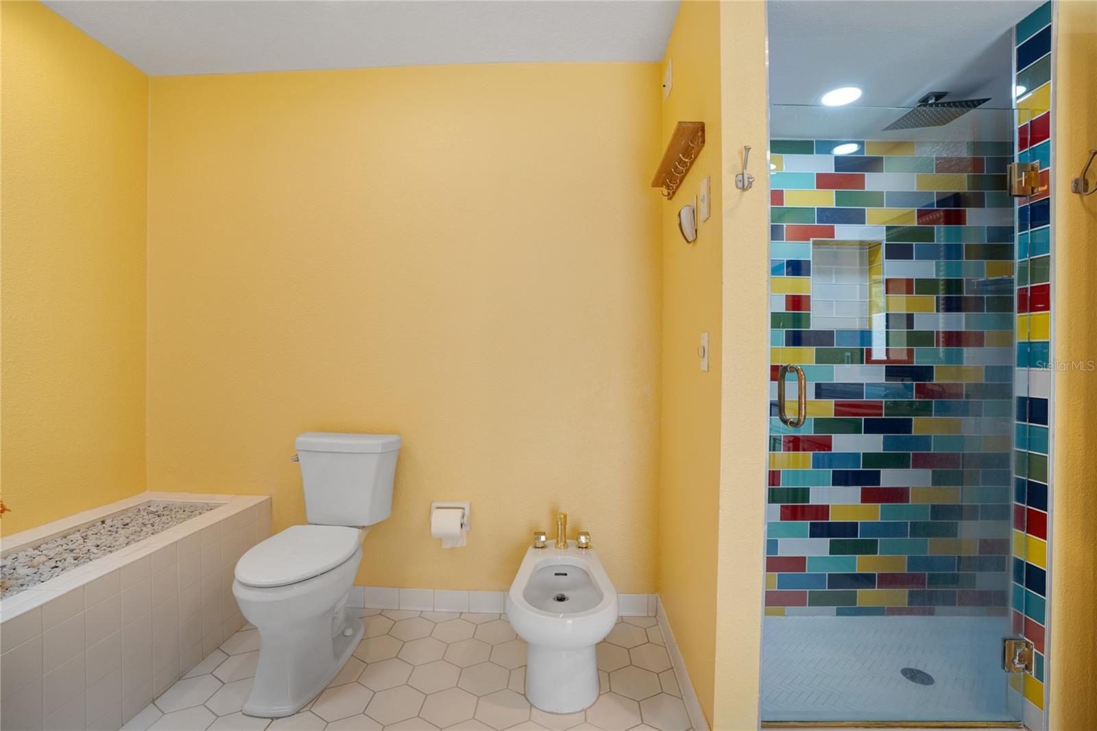 A4652302 Property Photo
