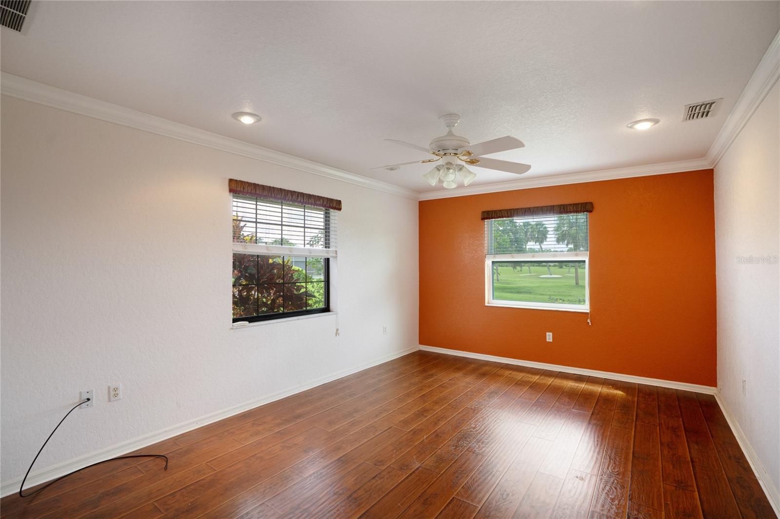 A4652302 Property Photo