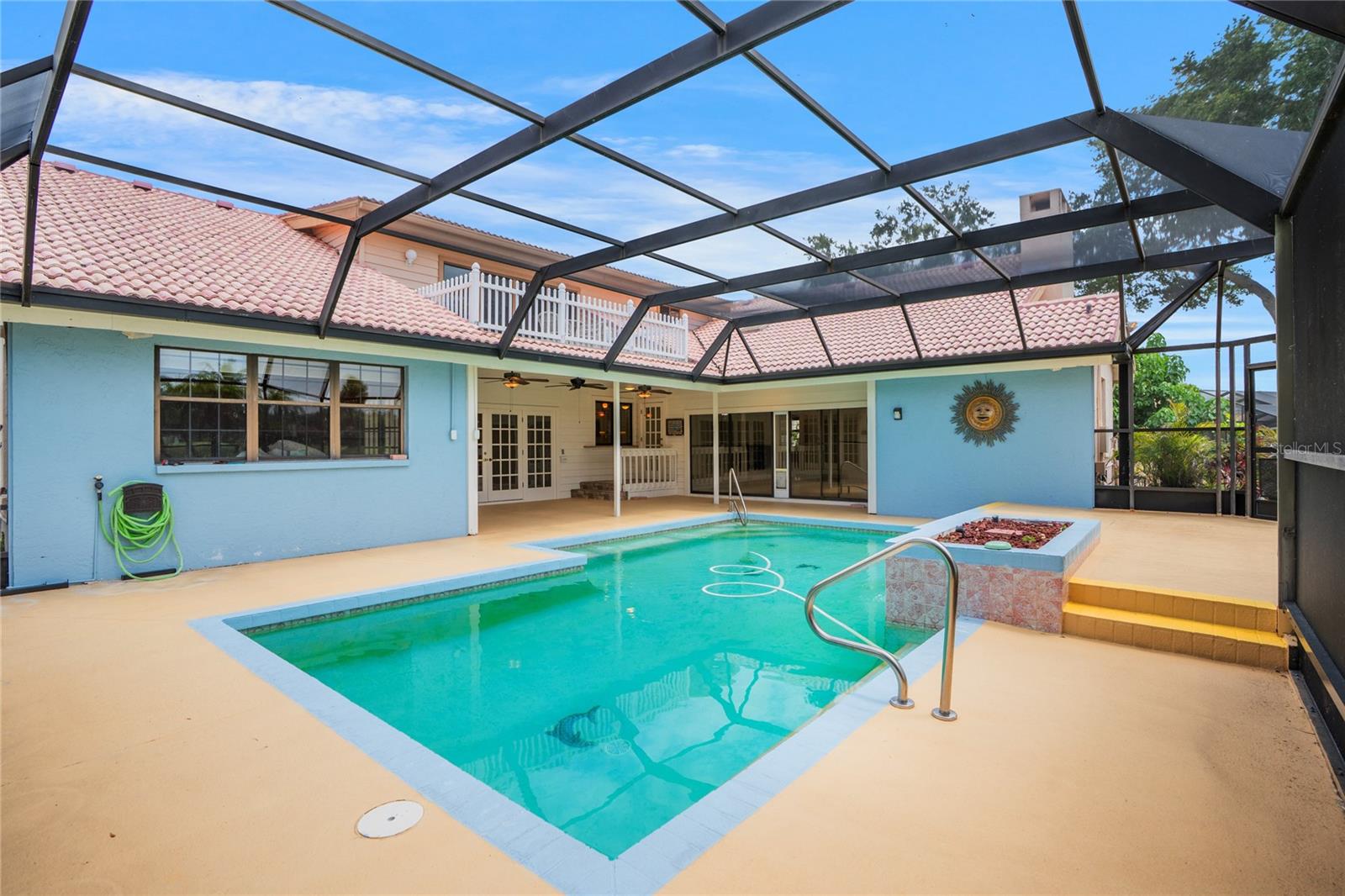 A4652302 Property Photo