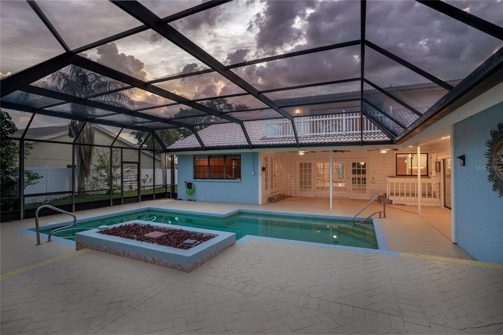 A4652302 Property Photo