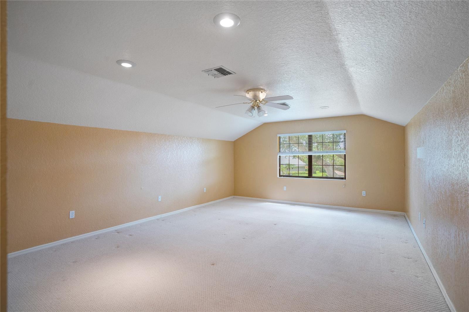 A4652302 Property Photo
