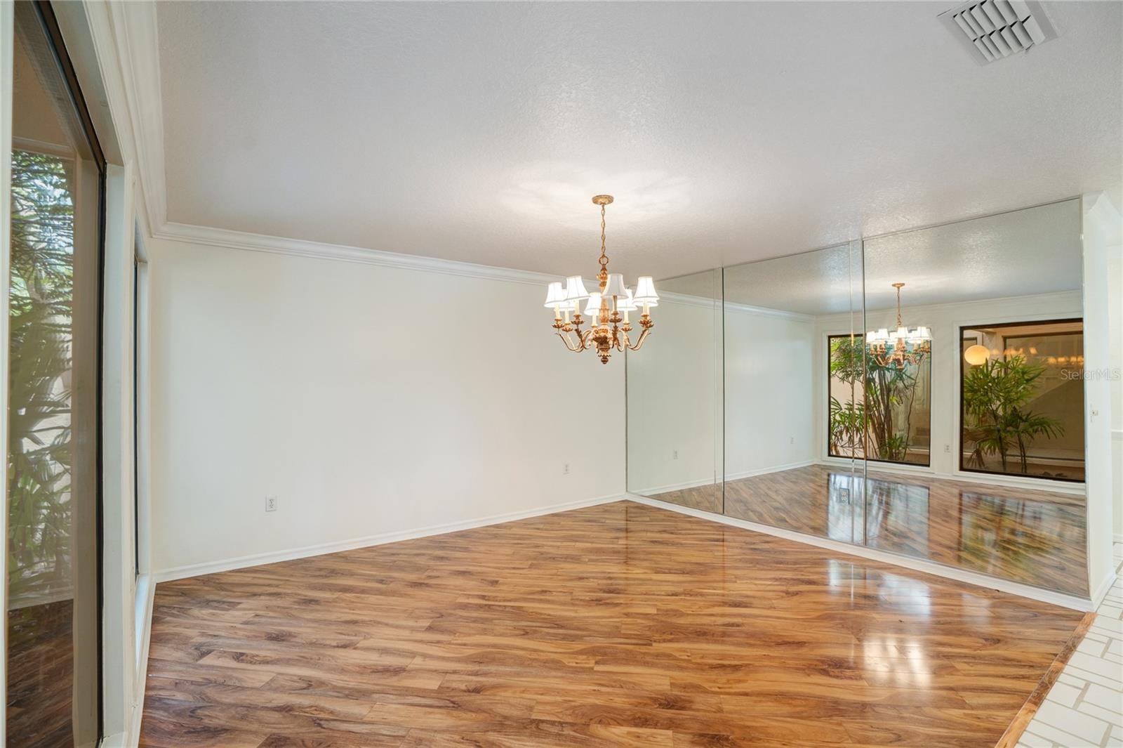 A4652302 Property Photo