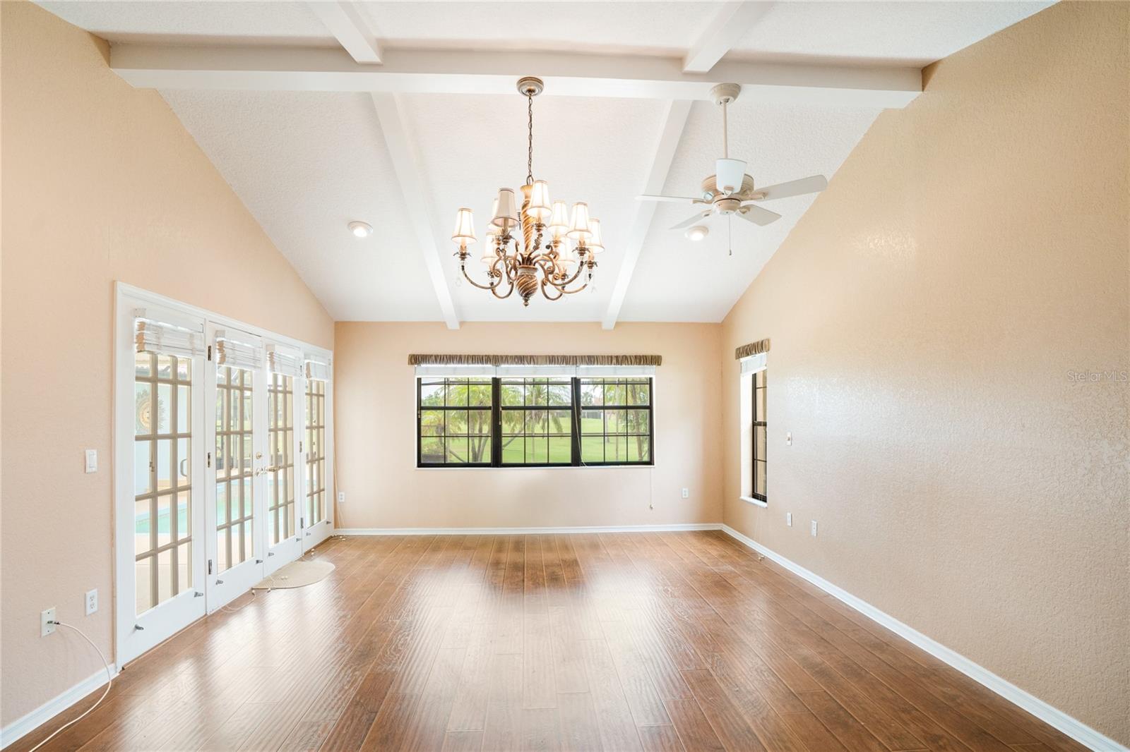 A4652302 Property Photo