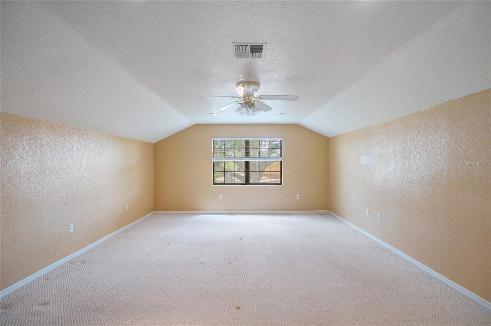 A4652302 Property Photo