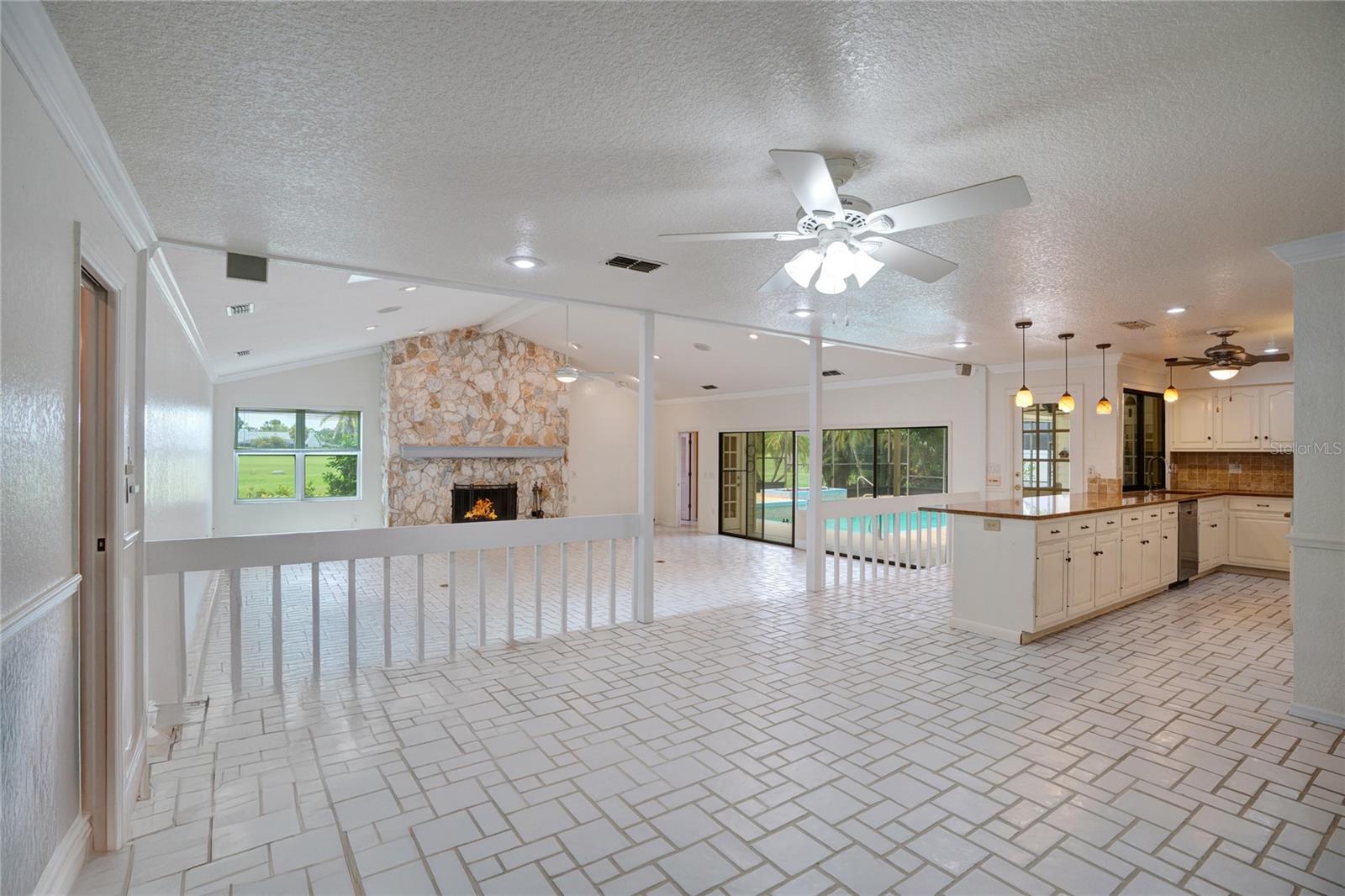 A4652302 Property Photo