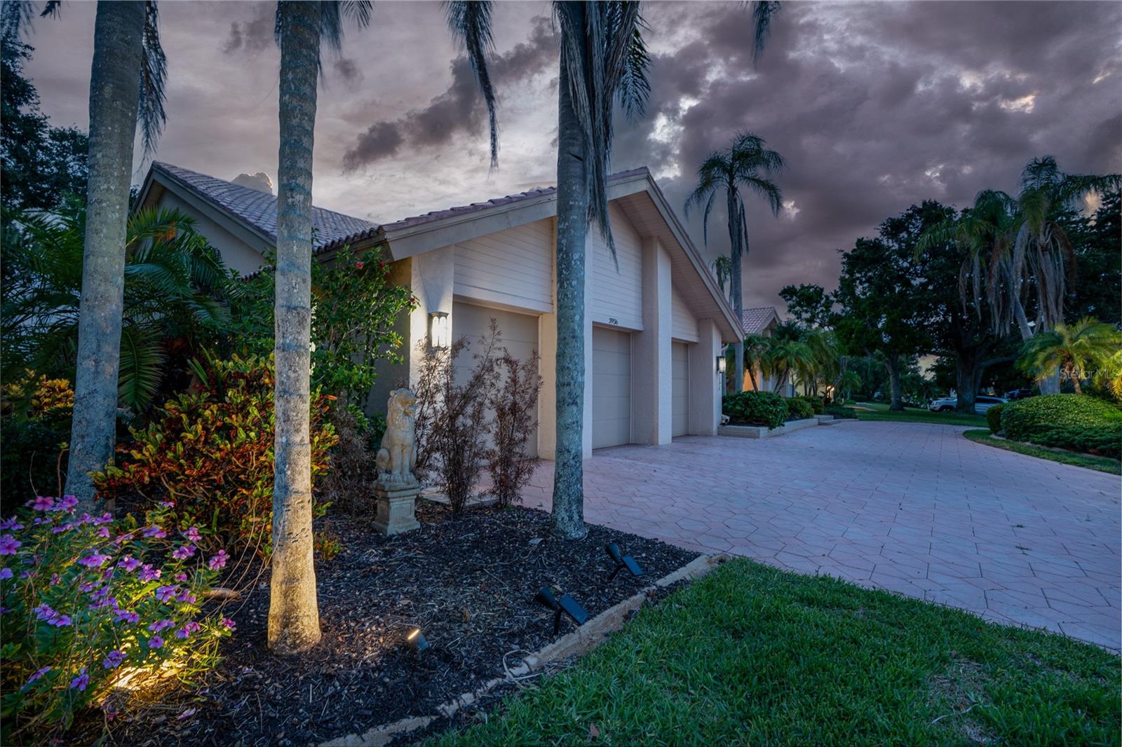 A4652302 Property Photo