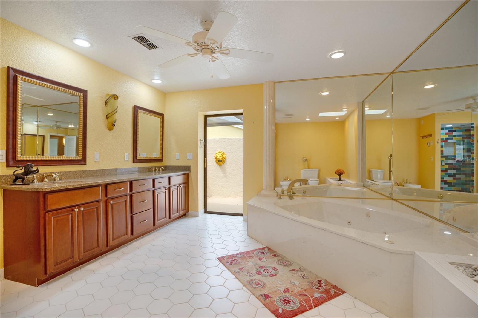 A4652302 Property Photo