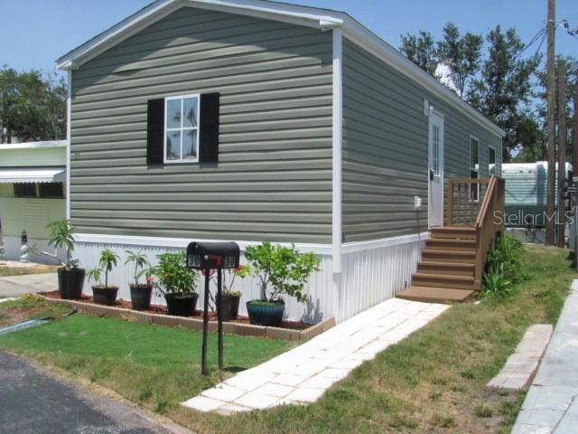 TB8384952 Property Photo